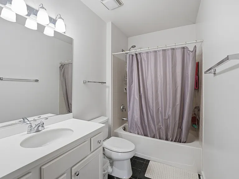5588 N Lincoln Ave #402 — Photo 20