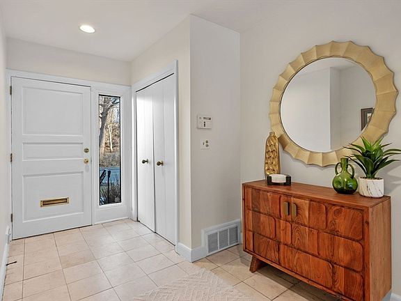 4th image of 315 Puritan Rd