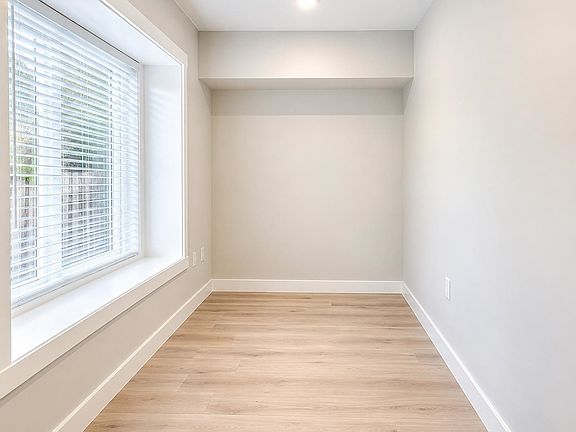 4th image of 20155 84th Ave #28