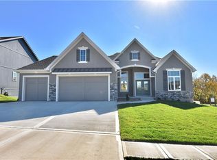 8001 NE 76th Ter, Kansas City, MO 64157