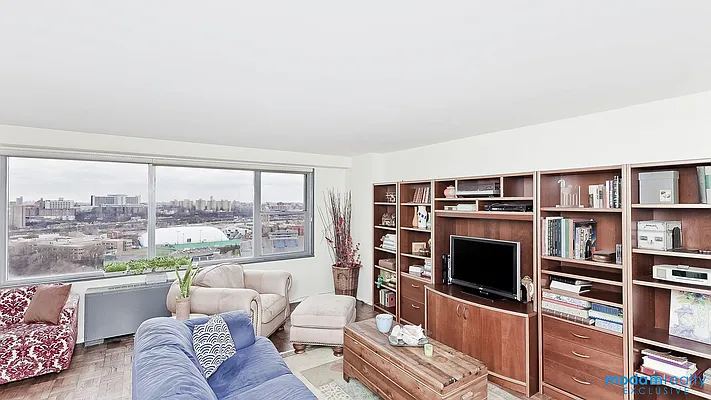 Sold by Moda Realty | media 42