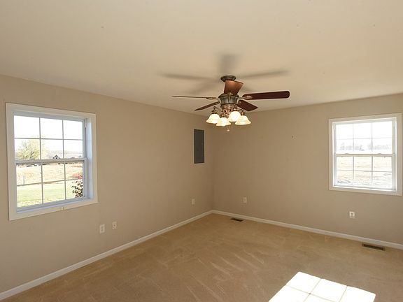 4th image of 919 Pullam Threlkeld Rd