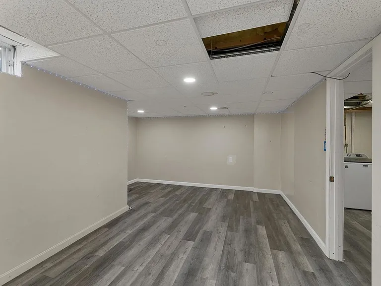 32 Suffolk Ct — Photo 31