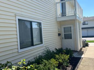 724 Whitesail Dr, Schaumburg, IL 60194