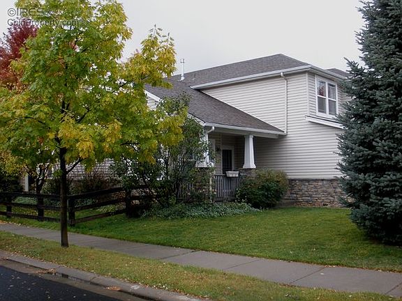 corner lot-leads to park