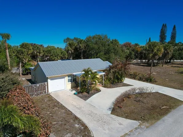 2427 NE Center Street, Jensen Beach, FL 34957