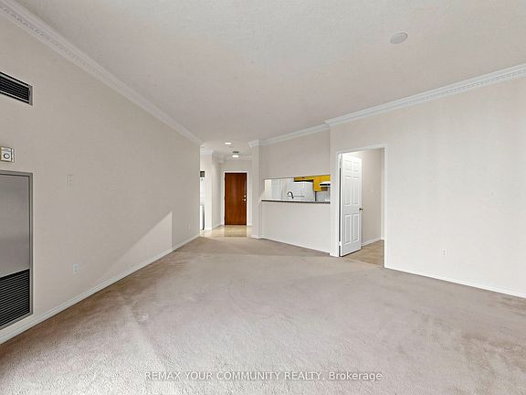 5th image of 800 Sheppard Ave W #506