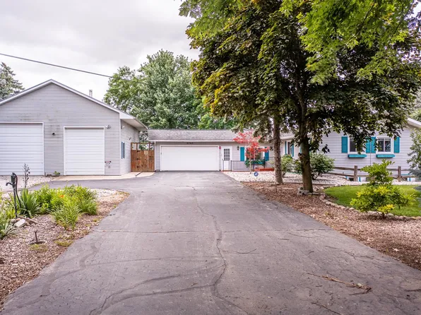 9763 Truax Rd, Vassar, MI 48768