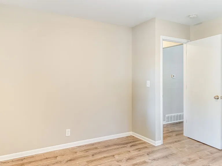 4222 S 51st St #2 — Photo 8