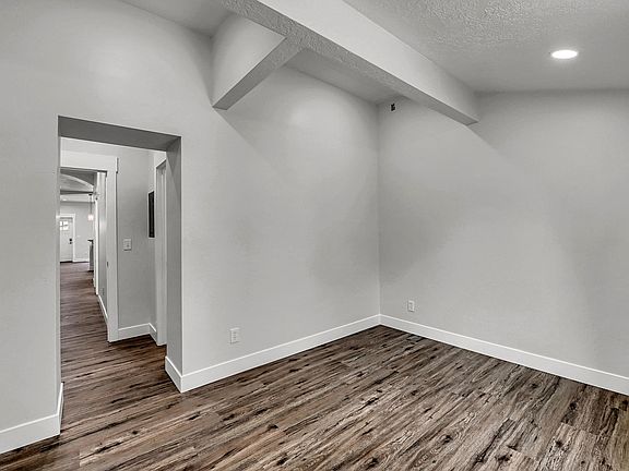 4th image of 931 S Lincoln St #2