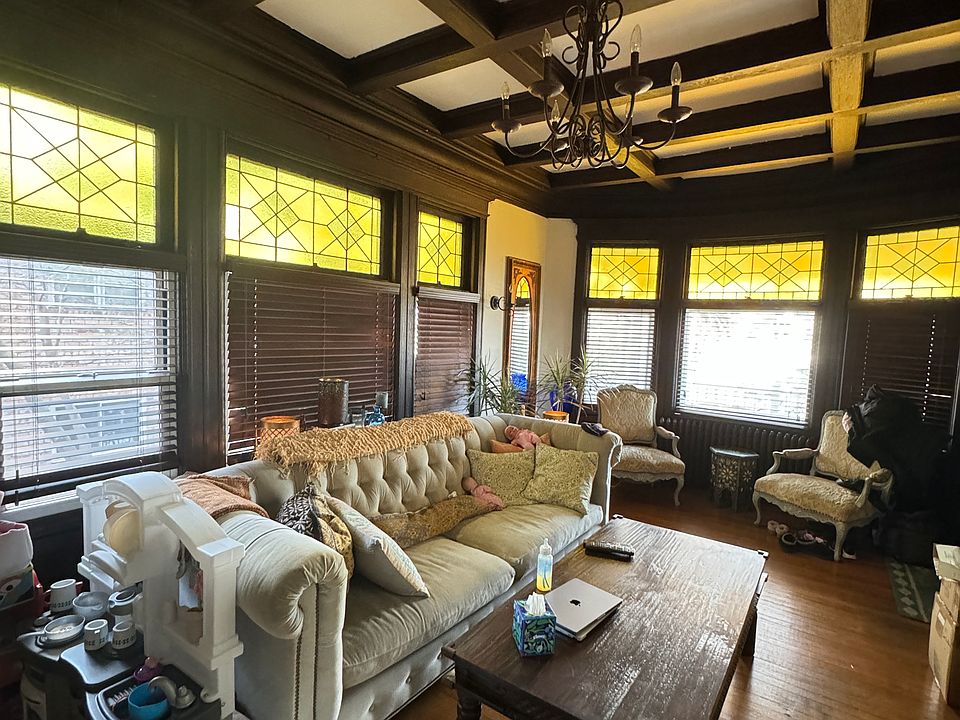 1st image of 246 Bard Ave Floor 1