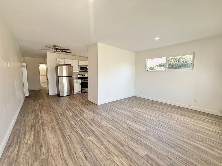 6131-6133 Horton Dr — Photo 2