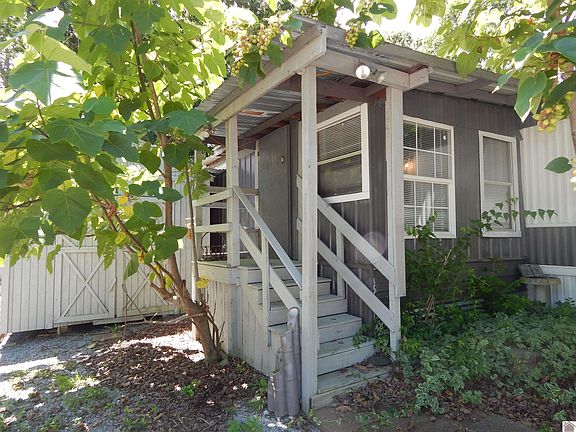 2nd image of 105 High Rd