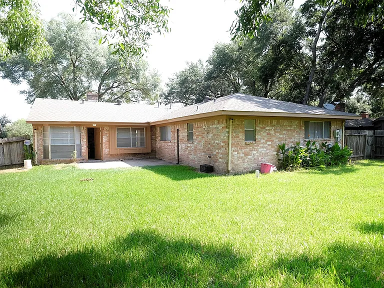 12515 Bexley Dr — Photo 10