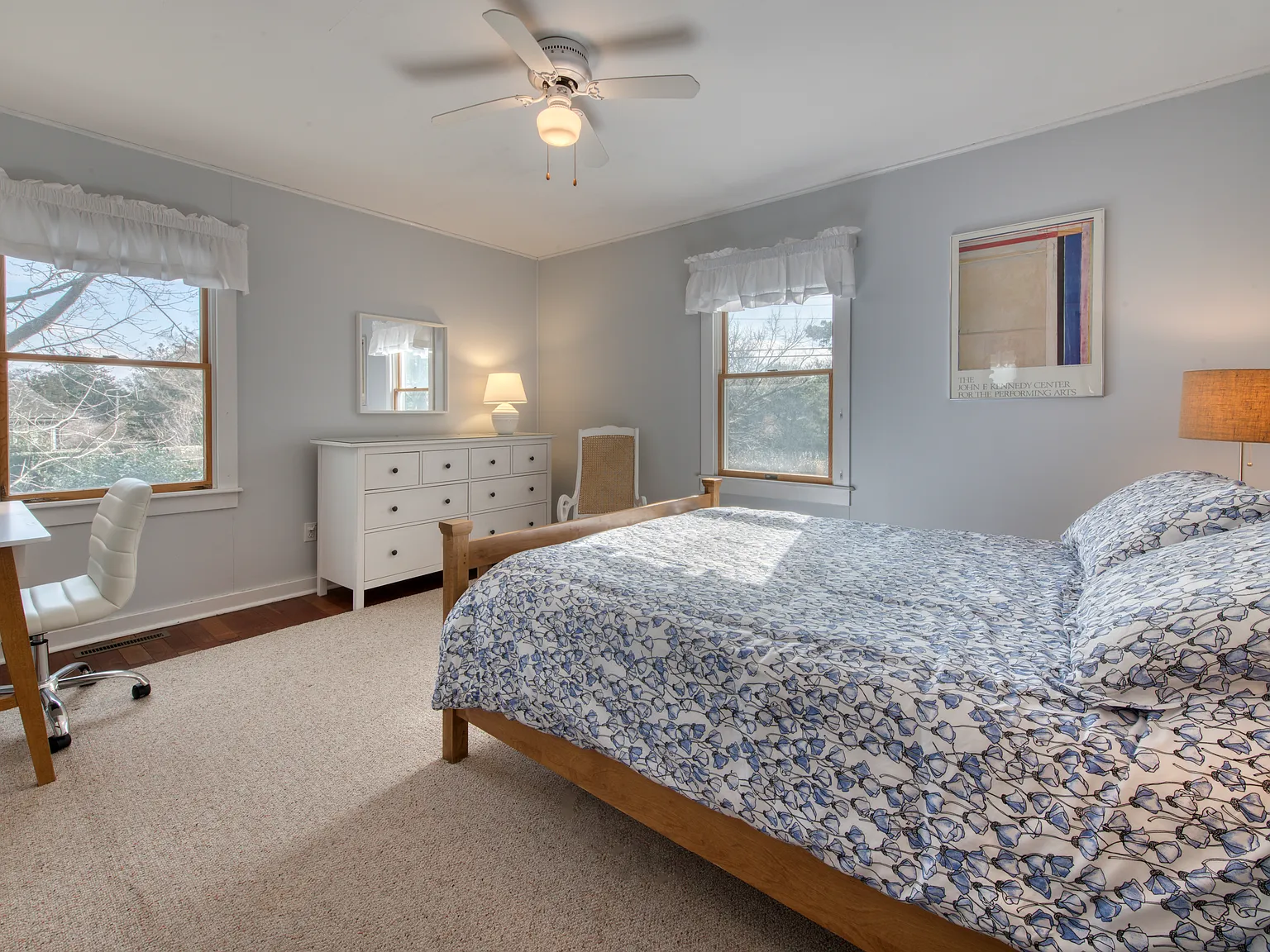Sag Harbor Village Cottage in Redwood — Photo 4