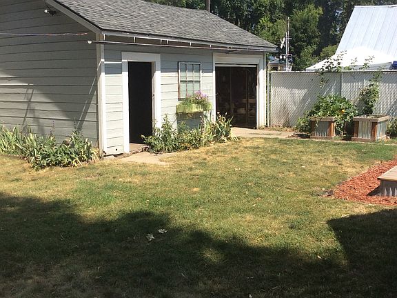 2nd image of 506 W Clay Ave