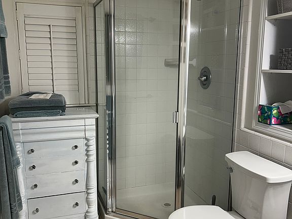 3rd image of 534 Cathedral Dr