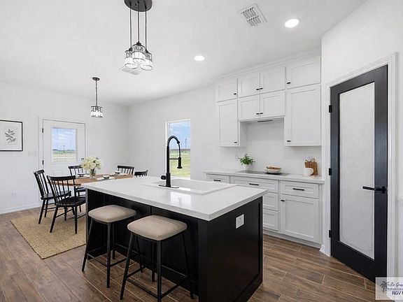 5th image of 1803 Karianna Dr