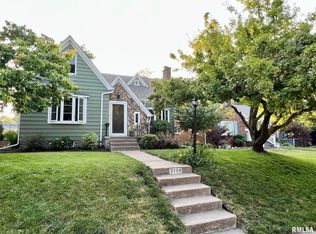 2124 N Myrtle St, Davenport, IA 52804
