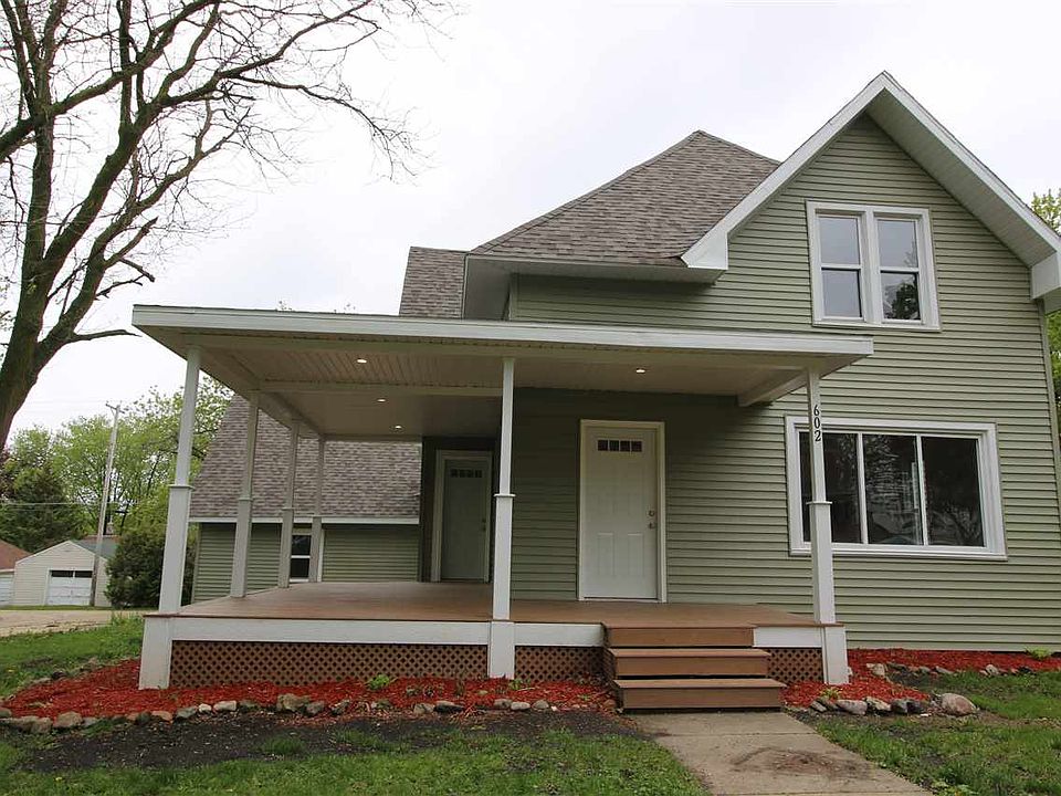 1st image of 602 1st Ave NE