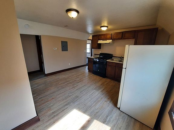 4th image of 1523 Des Moines St APT 2