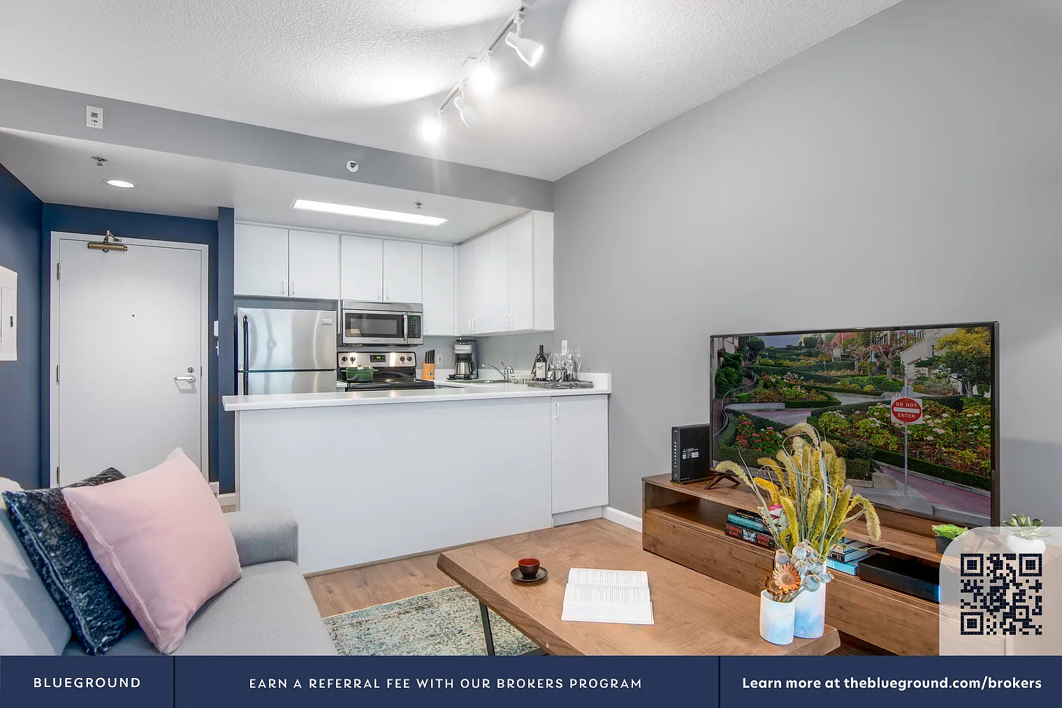 Studio, 1.0 bath, 480 sqft, $3,920 — Photo 3