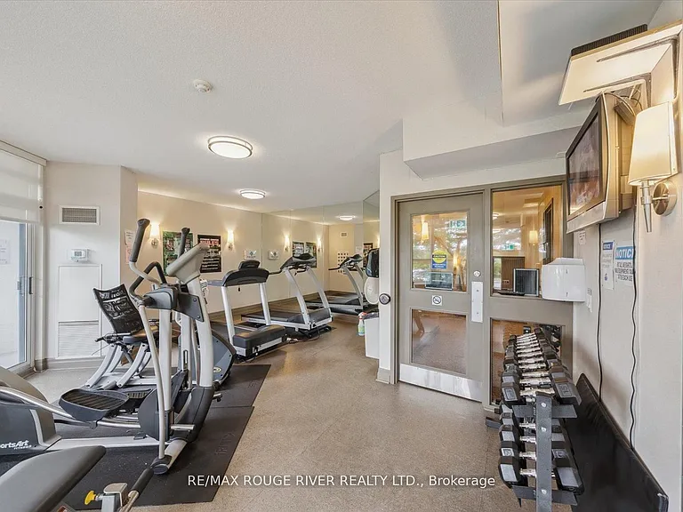 340 Watson St W #305 — Photo 22