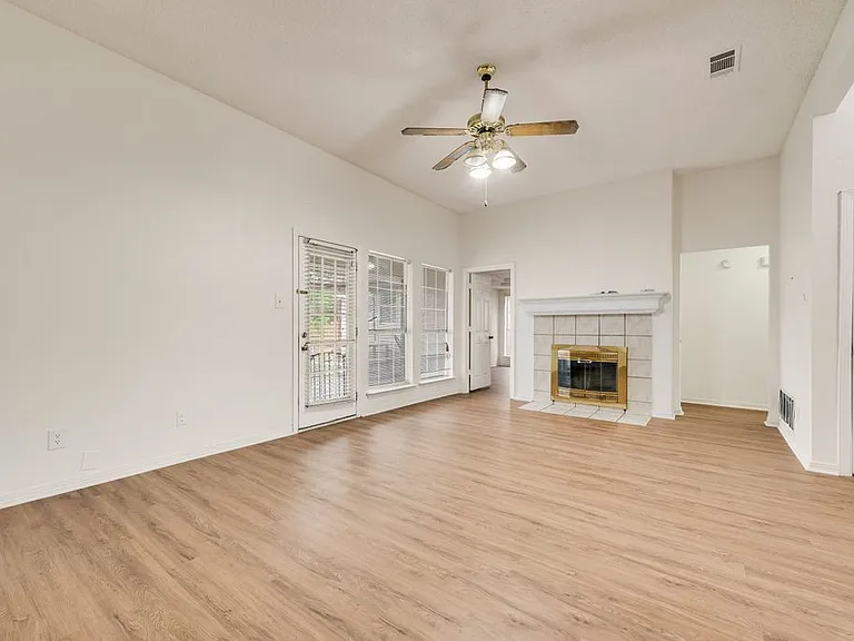 1304 Riverview Ln — Photo 18