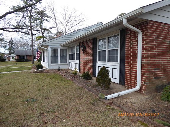 3rd image of 680B New Castle Ct