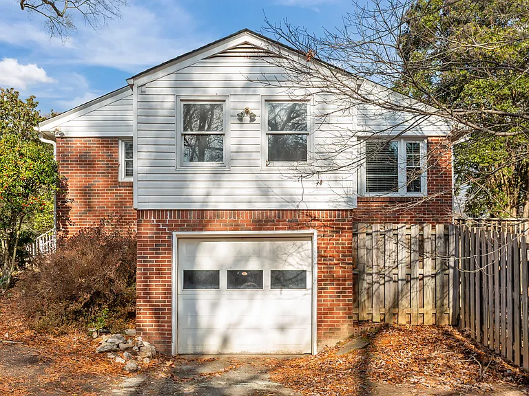 2100 Villa Dr — Photo 19