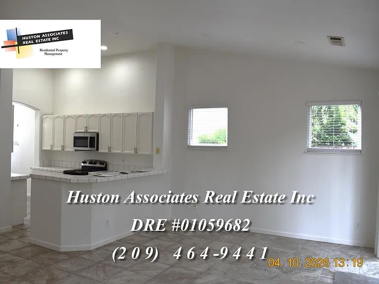 3915 Bridlewood Cir — Photo 3