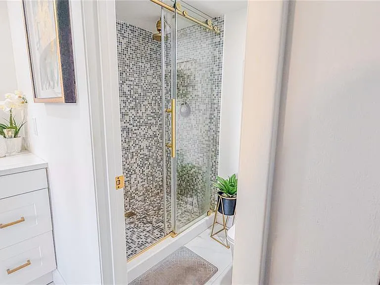 3635 Whitehall Dr #401 — Photo 22