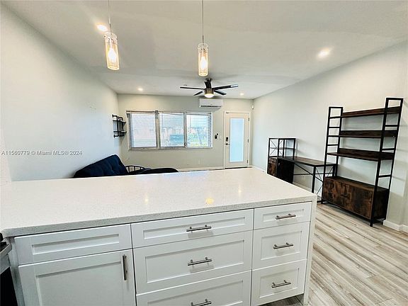5th image of 800 SW 11th Ave APT 7A
