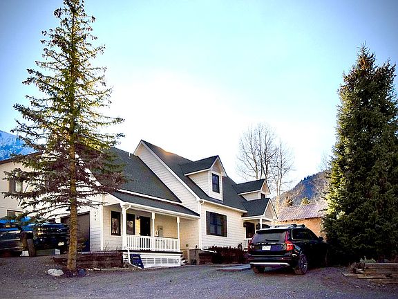 2 additional parking o/s