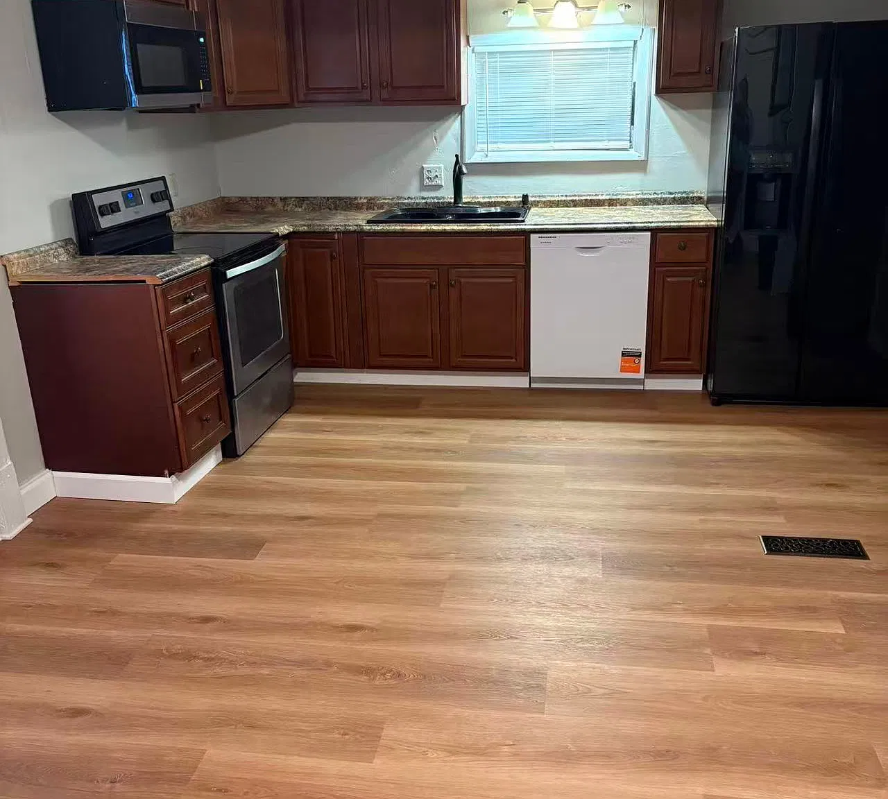4 bed, 1852 sqft, $2,000 — Photo 1