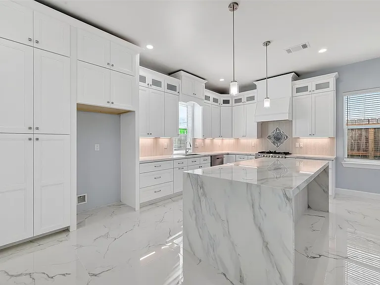 3344 Sanders St — Photo 16