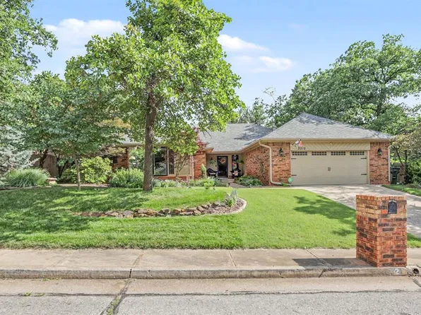 2212 Coachlight Dr, Edmond, OK 73013
