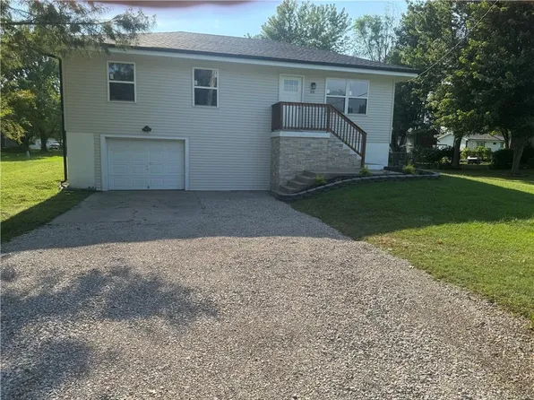 818 S High St, Butler, MO 64730