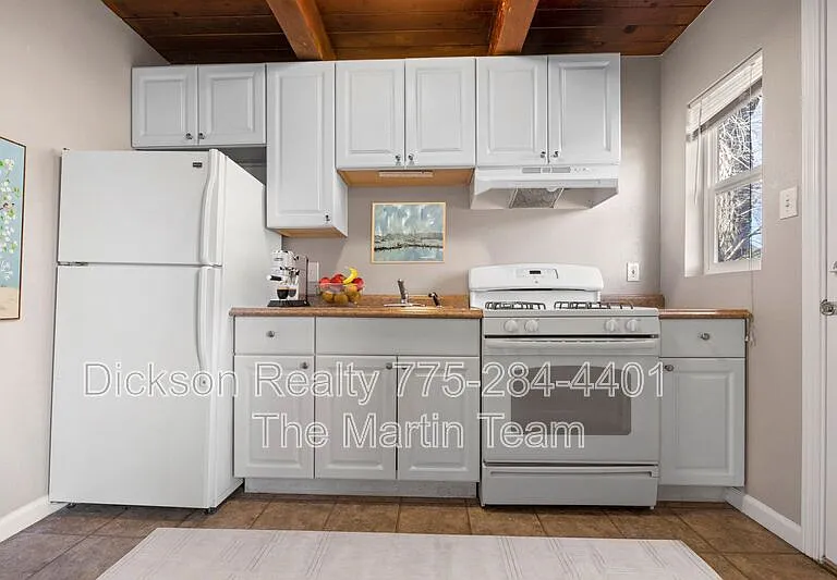 695 Denslowe Dr #B — Photo 22