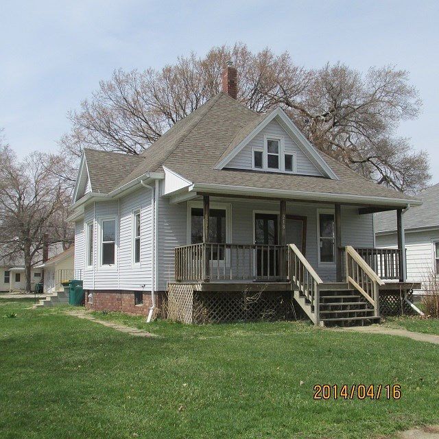1st image of 218 S Sterling St