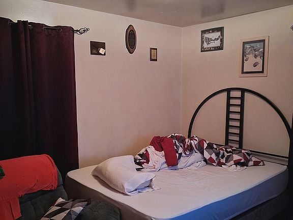 5th image of 1881 Kitchens Rd