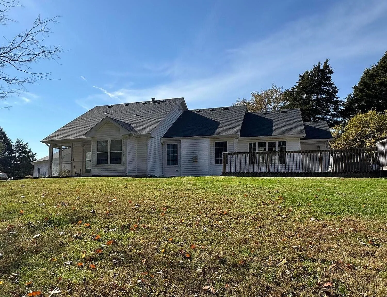 3 bed, 2.5 bath, 1758 sqft, $2,500 — Photo 3