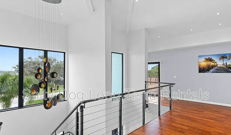 3001 John Anderson Dr — Photo 15