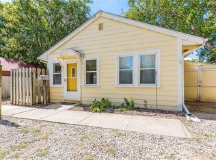 2004 39th St, Des Moines, IA 50310