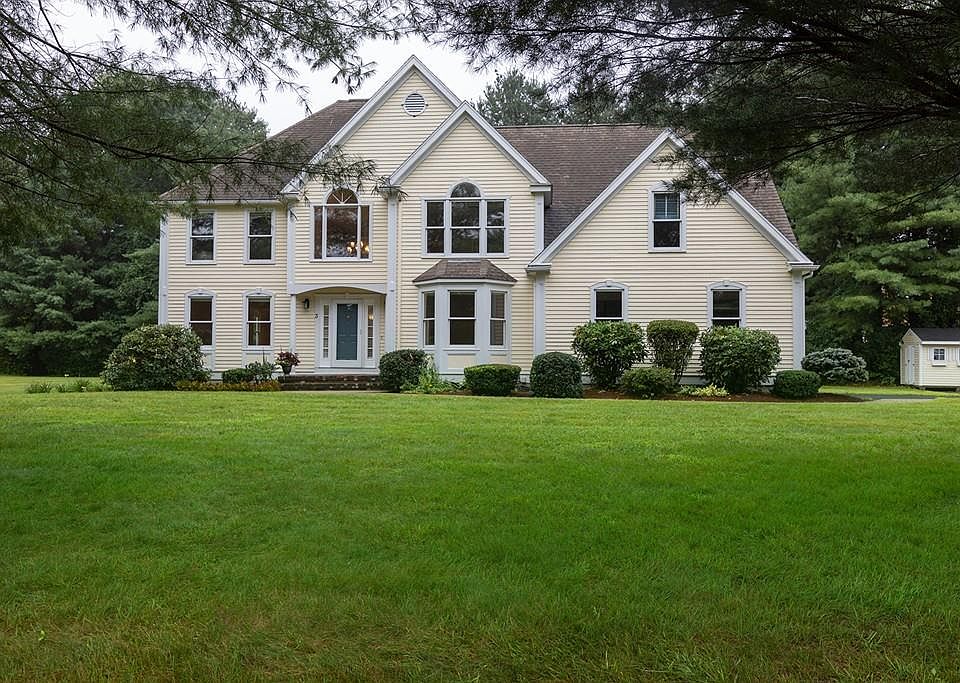 1st image of 3 Woodhaven Dr