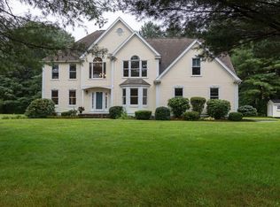 3 Woodhaven Dr, Franklin, MA 02038