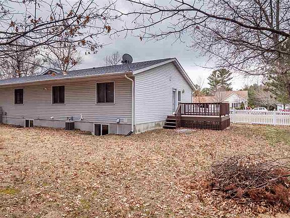 2nd image of 3430 Rosewood Dr