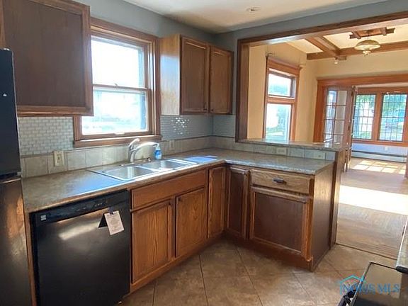 4th image of 200 E Edgerton St