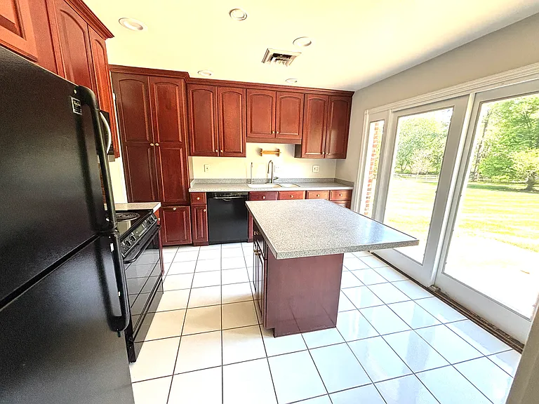 703 Kentland Dr — Photo 10