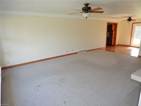 3rd image of 10045 Lynn Dr